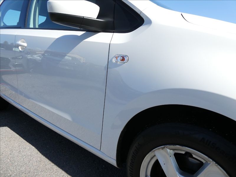Volkswagen up! 1,0 MPi klima,serviska,2.maj. - fotka 14 z 45