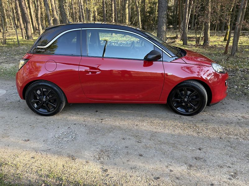 Opel Adam (2016) red/black edition - fotka 4 z 24