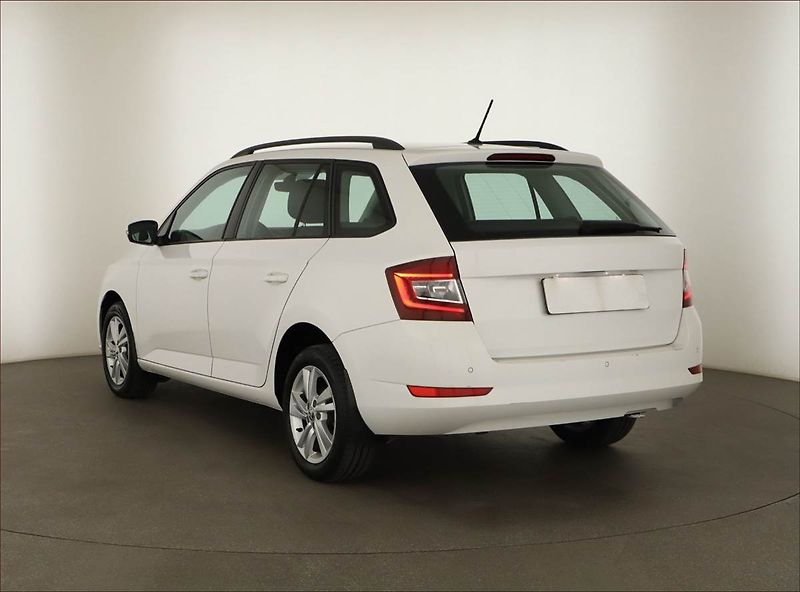 Škoda Fabia (2021) Style 1.0 TSI, ČR,1.maj - fotka 4 z 13