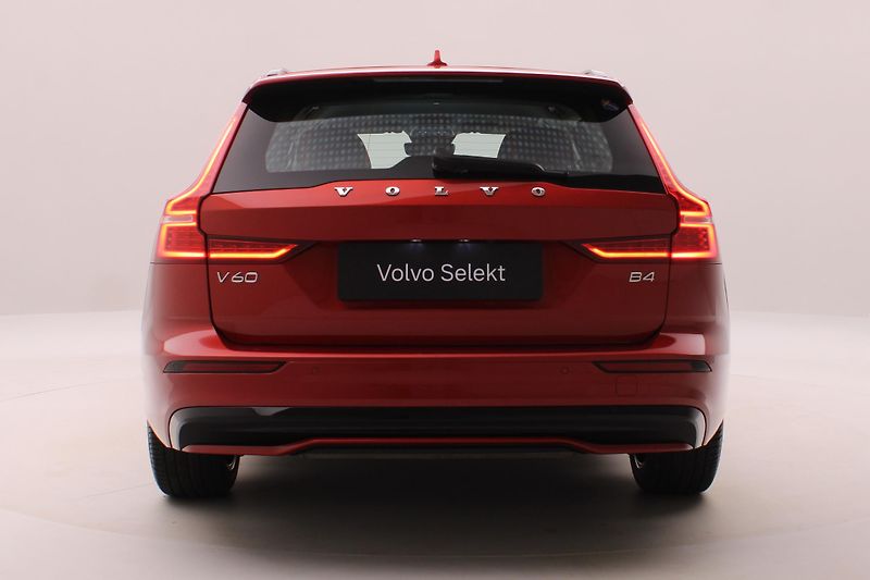 Volvo V60 B4 DARK PLUS AUT CZ - fotka 11 z 50