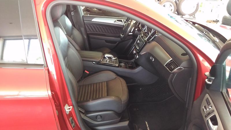 Mercedes-Benz GLE (2015) 450I,270KW,LED,PANOR.ALU r.21 - fotka 15 z 36