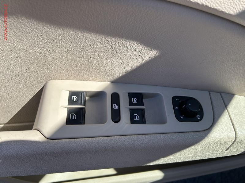 Škoda Superb (2009) 2.0 TDi, DSG, navi, xenon - fotka 11 z 17