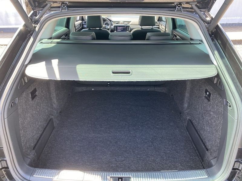 Škoda Superb 2.0TDi, DSG, 4x4, panorama - fotka 34 z 35