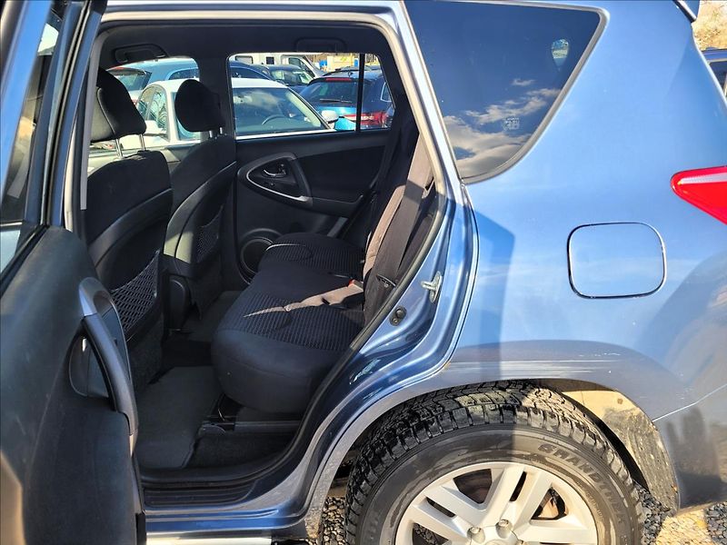 Toyota RAV4 2,2 D4-D,4x4,klima,alu, - fotka 14 z 35