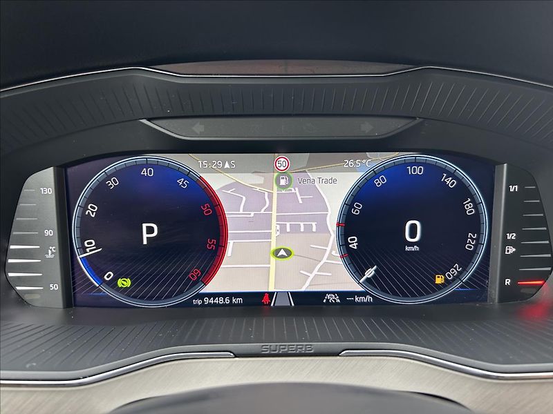 Škoda Superb 2,0 TDi DPH  360° Travel Asist - fotka 23 z 50