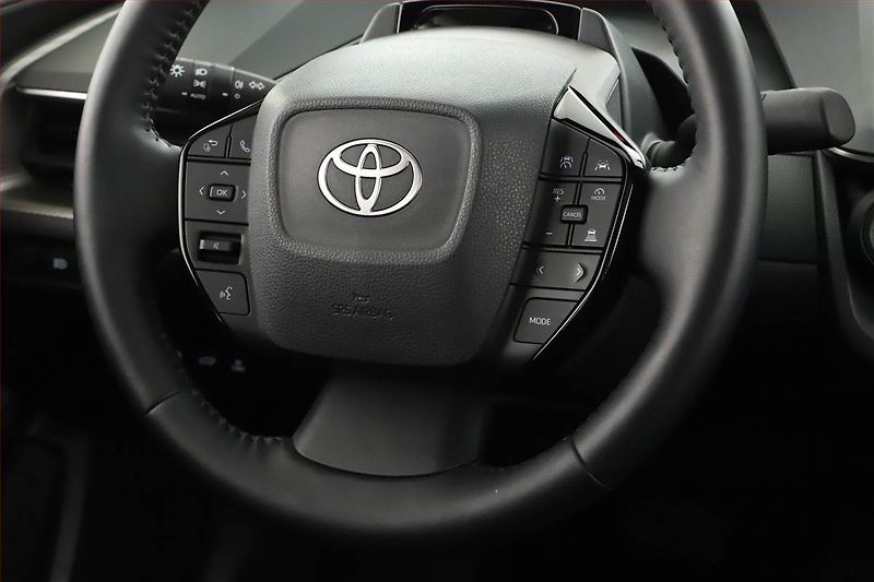 Toyota Prius (2024) 2.0 Plug-in Hybrid - fotka 16 z 21