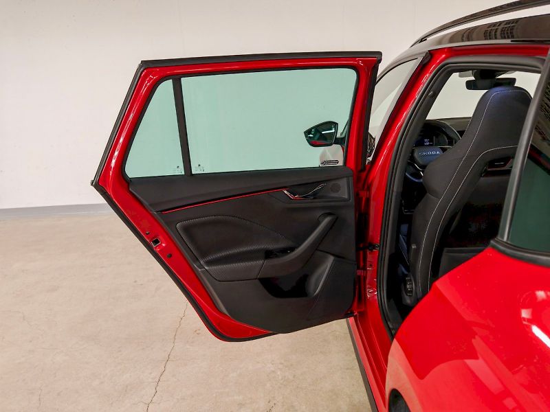 Škoda Kamiq (2025) 1.5 TSI 110 kW DSG Monte Carlo - fotka 23 z 29