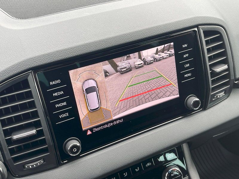 Škoda Karoq (2026) 1,5 TSI / 110 kW DSG Sportline - fotka 19 z 30