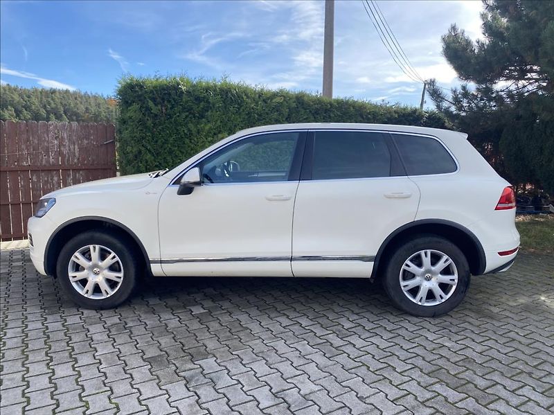 Volkswagen Touareg 3,0 TDI V6 4motion / záruka - fotka 2 z 47