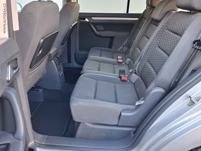Volkswagen Touran (2007) 2.0 i, AAC, tempo - fotka 10 z 16