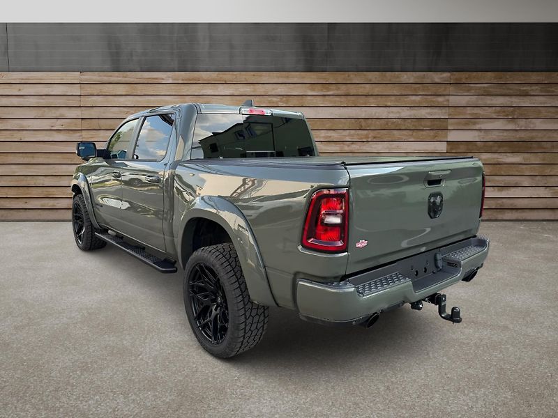 Dodge RAM (2020) +OFFROAD PAKET+LOOK26+HEMI+ - fotka 5 z 21