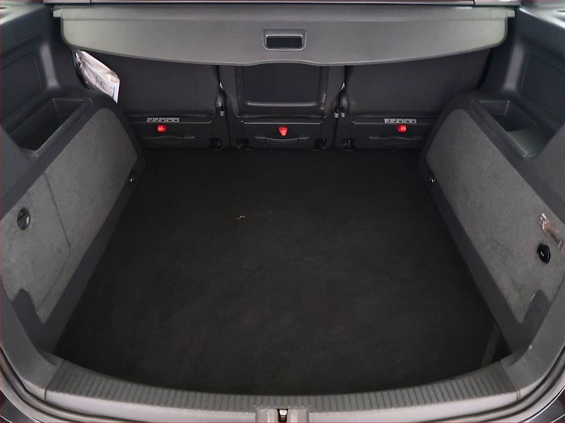 Volkswagen Touran (2012) 1.6 TDI, Serv.kniha, Tempomat - fotka 13 z 15