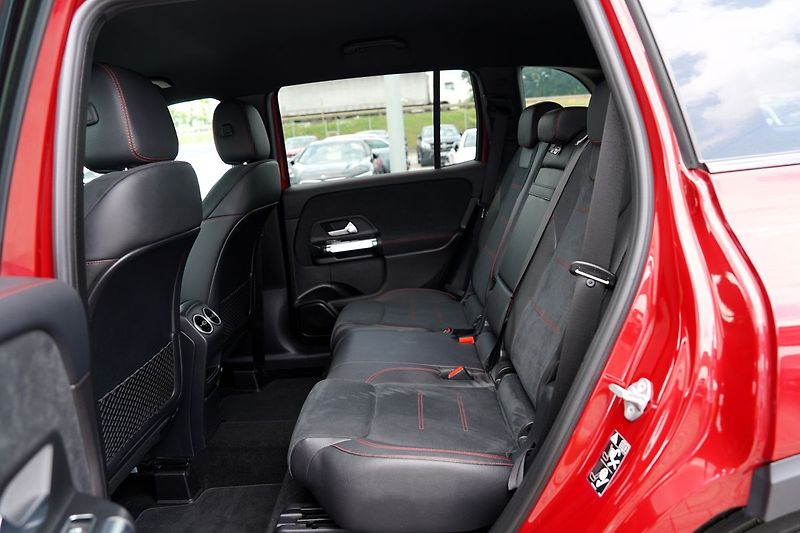 Mercedes-Benz GLB 200d 4Matic/AMG/AT/150 PS/Led - fotka 33 z 41