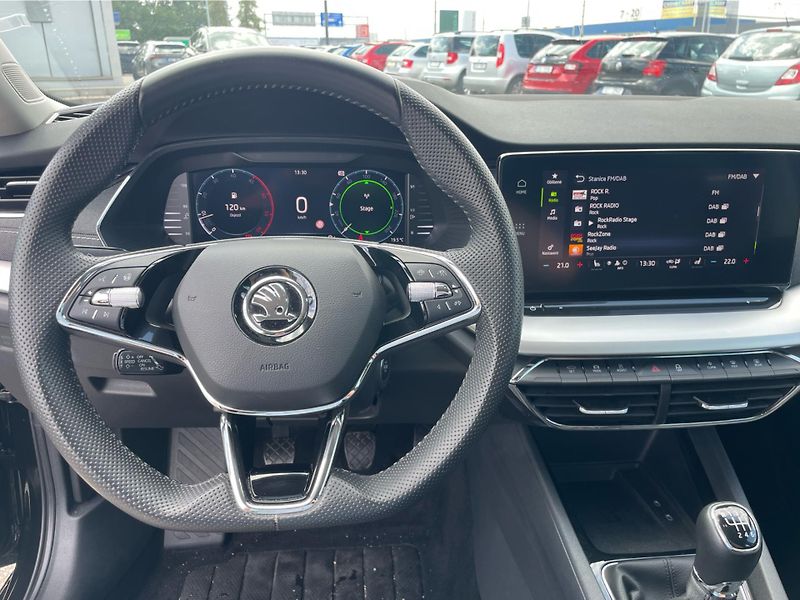 Škoda Octavia COMBI 2.0 TDi STYLE - fotka 16 z 26