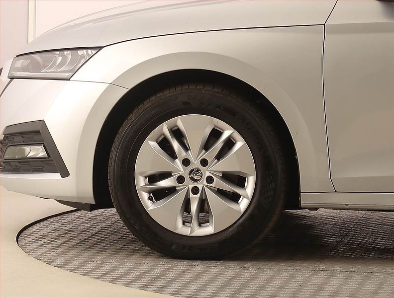 Škoda Octavia (2022) Ambition 2.0 TDI, ČR,1.maj - fotka 14 z 24