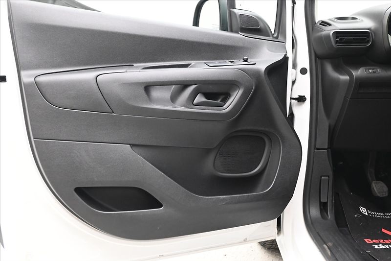 Toyota ProAce 1,5 D-4D 75kW ČR 1.majitel Zár - fotka 23 z 28