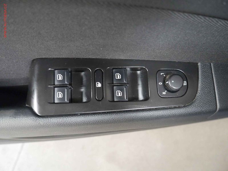 Škoda Superb (2011) 2.0 TDi, AC, STK4/28 - fotka 15 z 15