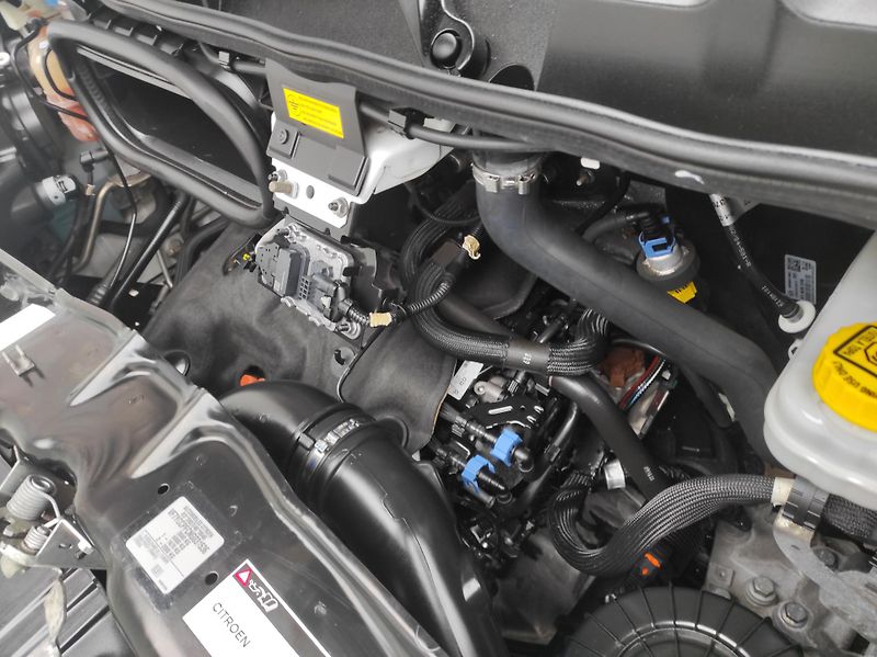 Citroën Jumper 2,2BlueHDi L3H2, ČR - fotka 21 z 37