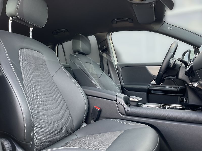 Mercedes-Benz GLA 250 e - fotka 16 z 18