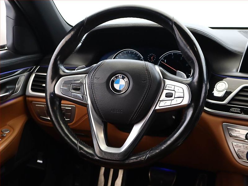 BMW Řada 7 (2019) M Paket 730d - fotka 14 z 22