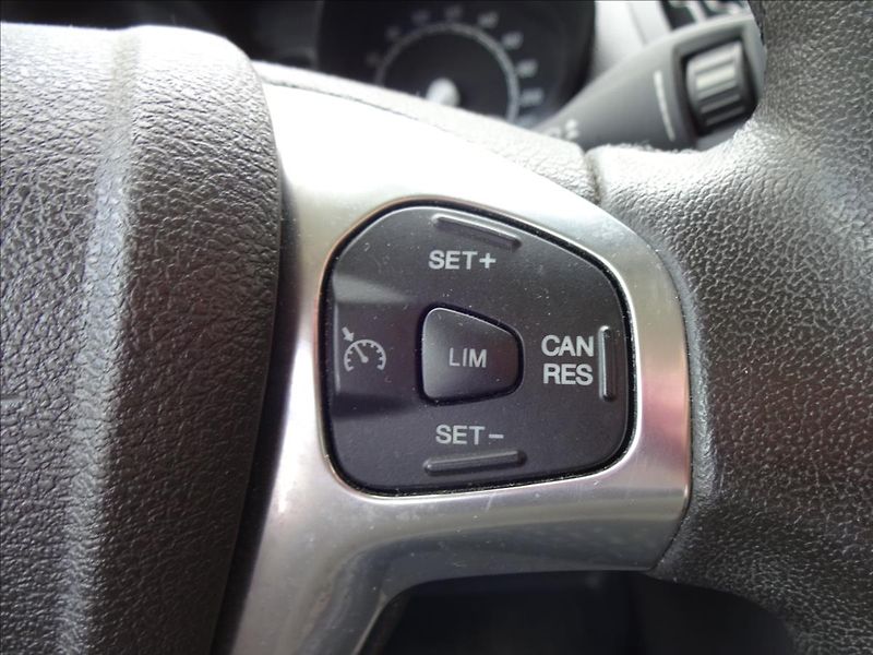 Ford Tourneo Courier 1.5 TDCI - fotka 35 z 44