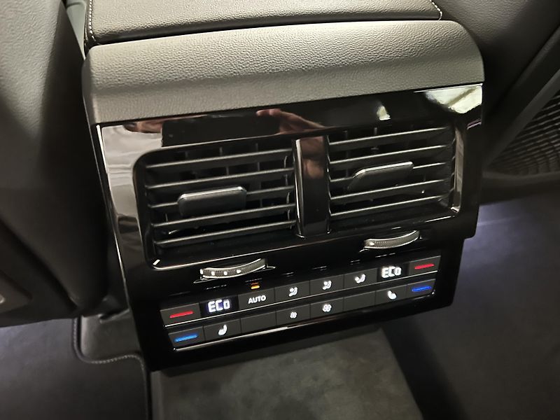 Volkswagen Touareg (2024) 3.0 TDI 210kW R-LINE EXCLUSIVE - fotka 30 z 56