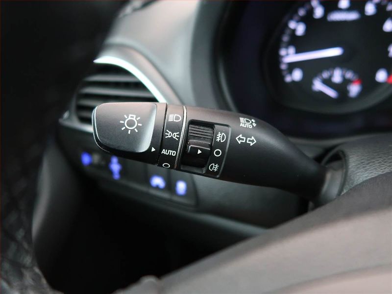 Hyundai i30 (2018) 1.4 T-GDI, ČR,1.maj - fotka 16 z 19