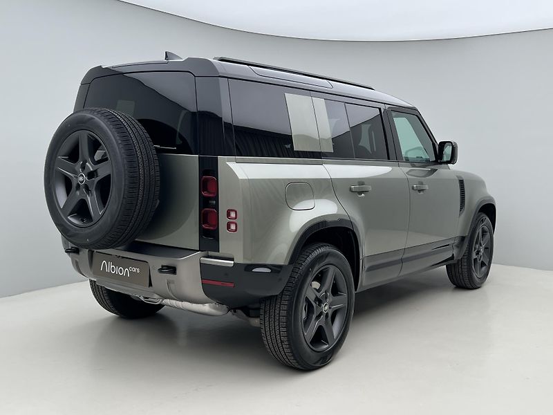 Land Rover Defender 110 D250 X-DYNAMIC SE AWD AUT  - fotka 13 z 45