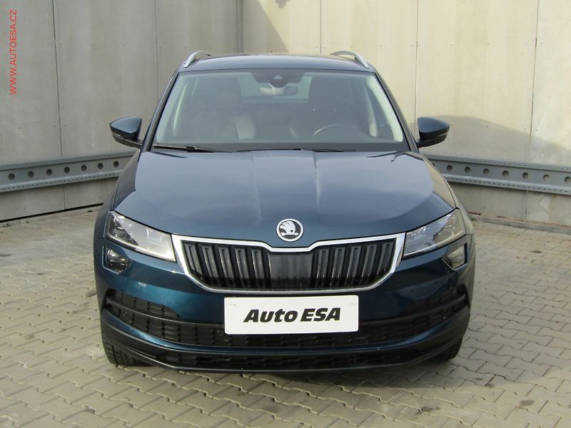 Škoda Karoq (2019) 1.6 TDi, Style, DSG, kůže - fotka 2 z 23