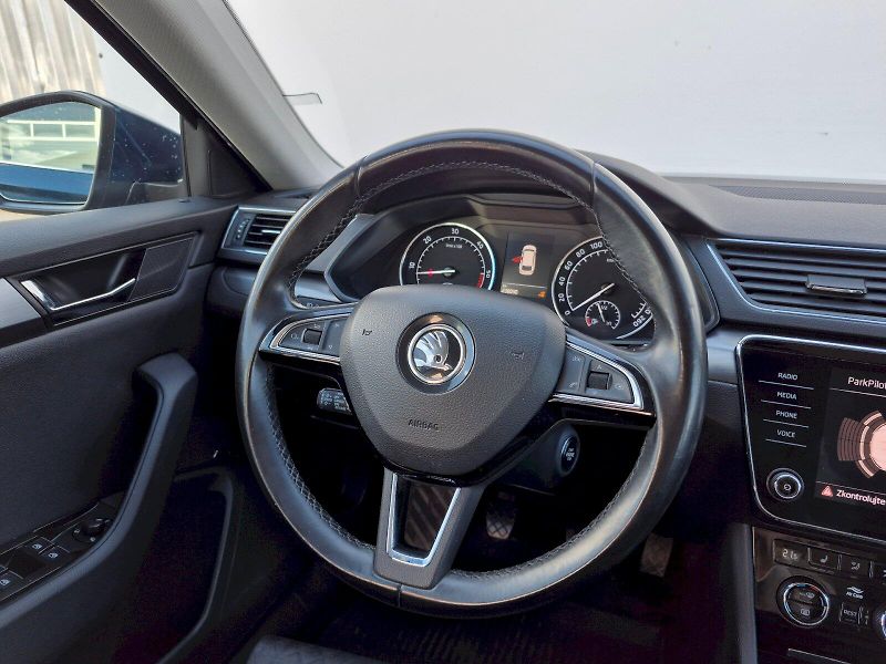 Škoda Superb (2018) Style 2.0 TDI 110kW Combi - fotka 10 z 29
