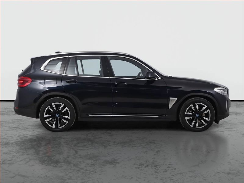 BMW iX3 (2021) 80 kWh, SoH 98% - fotka 6 z 25