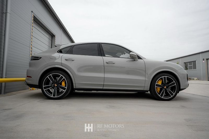 Porsche Cayenne (2020) Coupé Turbo 404kW - fotka 3 z 56