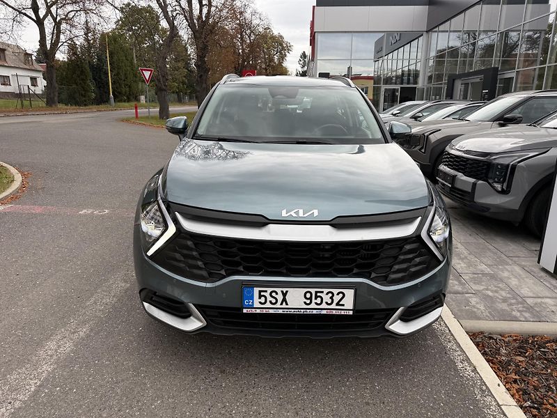 Kia Sportage 1.6 T-GDi Exclusive 4x2 - fotka 2 z 10