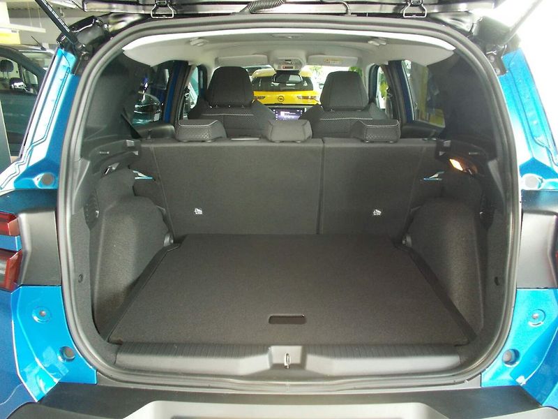 Opel Frontera (2026) GS Electric XL Elektromotor (8 - fotka 3 z 26