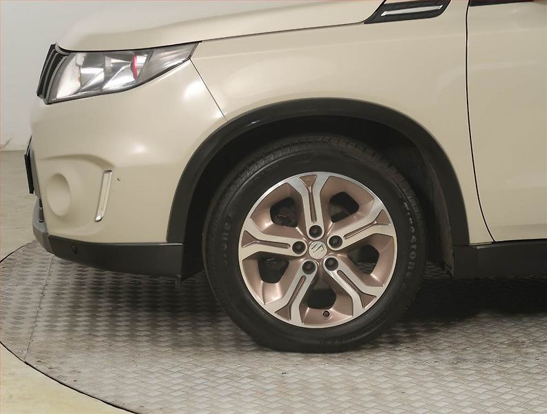 Suzuki Vitara (2016) 1.4 BoosterJet, 4X4, Automat - fotka 15 z 25