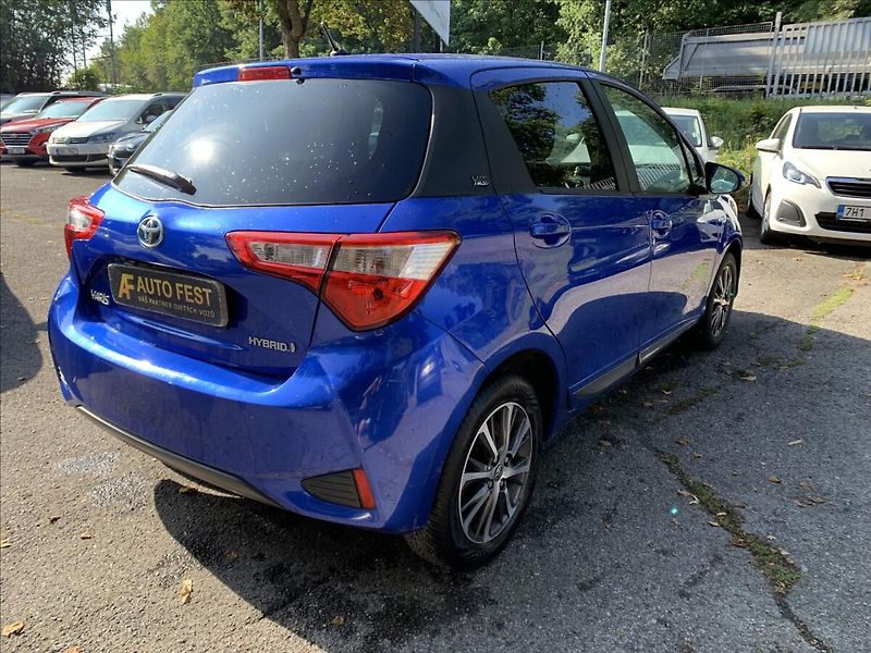 Toyota Yaris 1,5 HYBRID - fotka 5 z 20