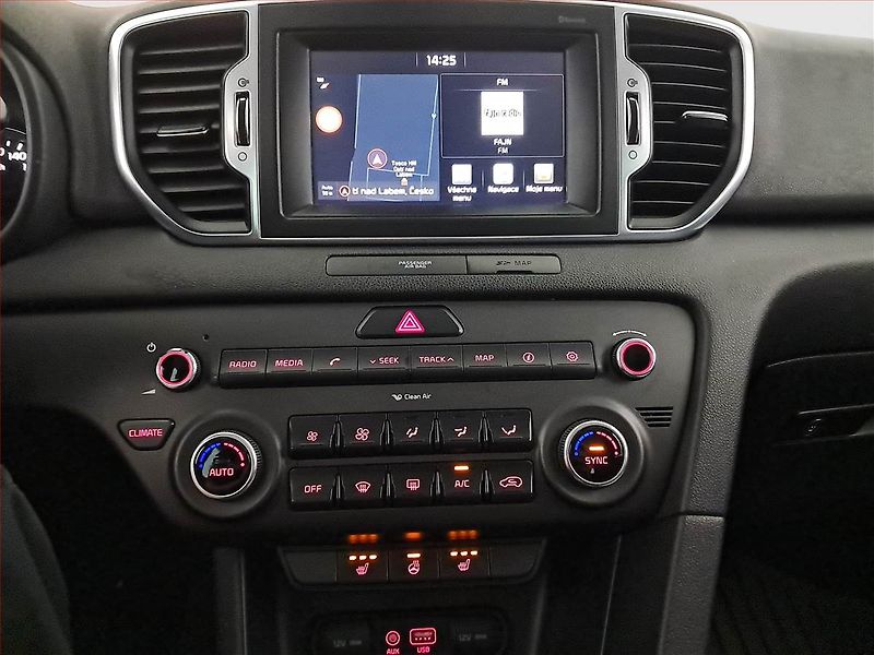 Kia Sportage (2017) 1.6 GDI, Navi, Tempomat - fotka 12 z 17