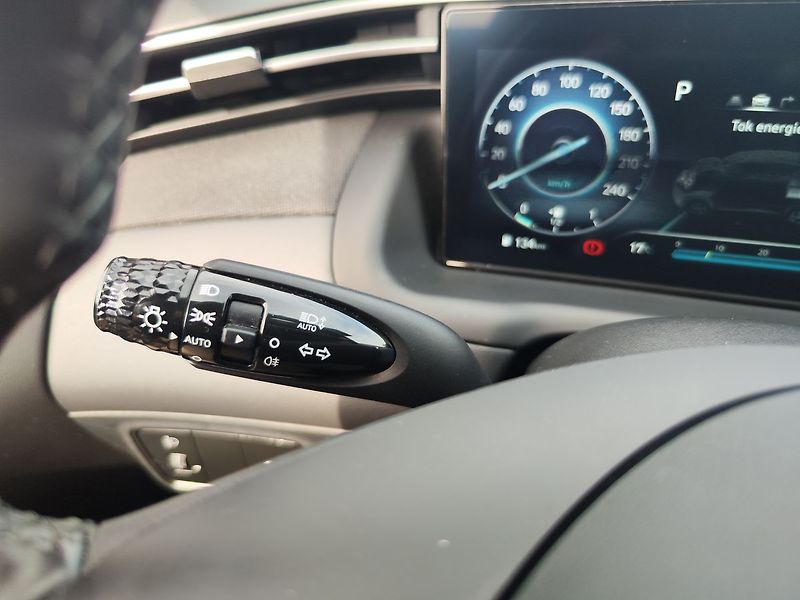 Hyundai Tucson 1.6 T-GDI/110kW Smart Navi DCT - fotka 29 z 33
