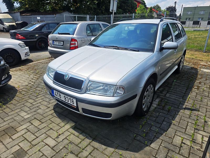 Škoda Octavia 1.6 MPI 75 KW TOUR ČR - fotka 1 z 9