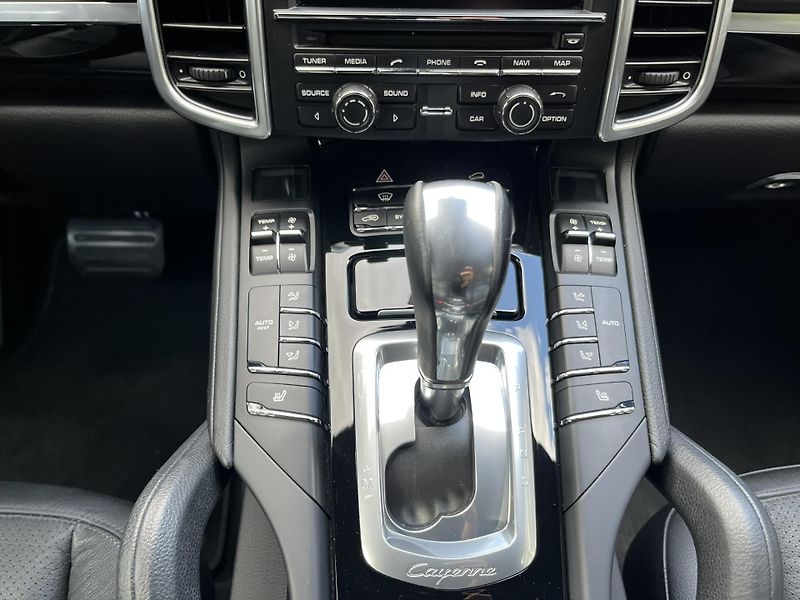 Porsche Cayenne (2016) 3.0 TDI V6 - fotka 25 z 39