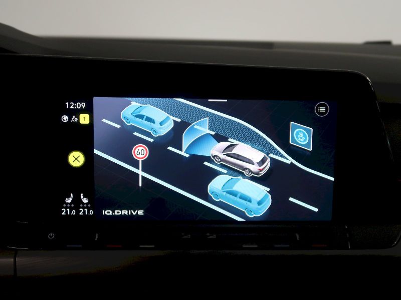 Volkswagen Golf (2023) VARIANT 2.0TDI 110KW DSG TAŽNÉ - fotka 26 z 38