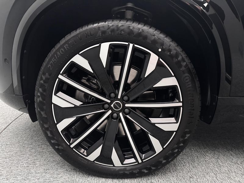 Volvo XC90 (2026) T8 AWD Plug-in BRIGHT PLUS 7m - fotka 17 z 25