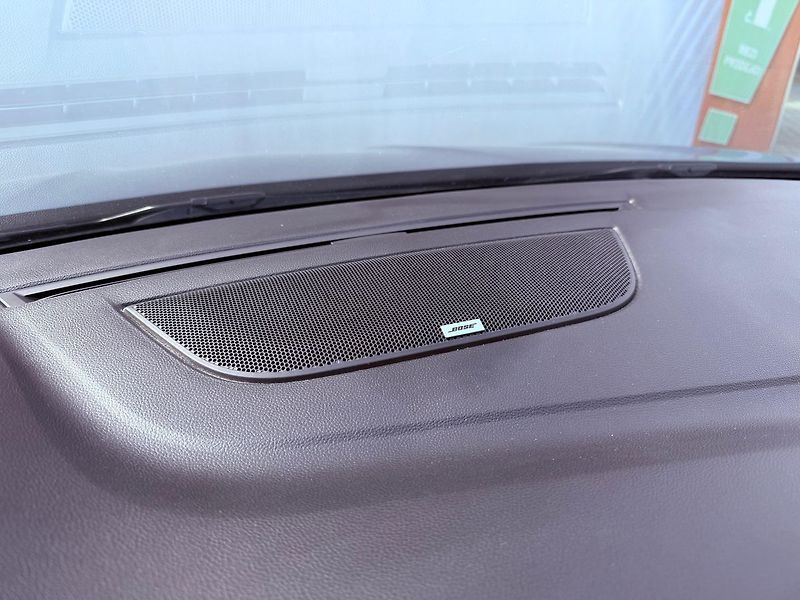 Renault Mégane 1.3 TCe EDC, Bose, Navi, TOP - fotka 23 z 28