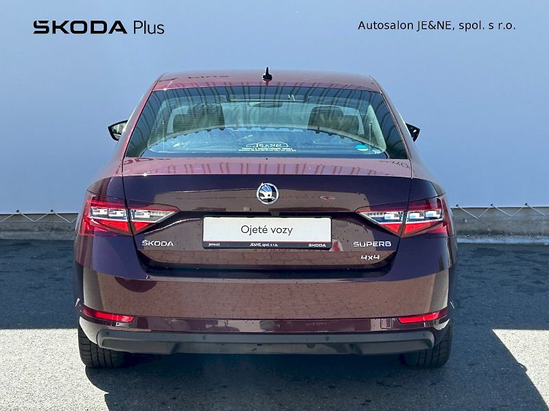 Škoda Superb (2016) Laurin & Klement 2.0 TDI 140kW - fotka 9 z 35