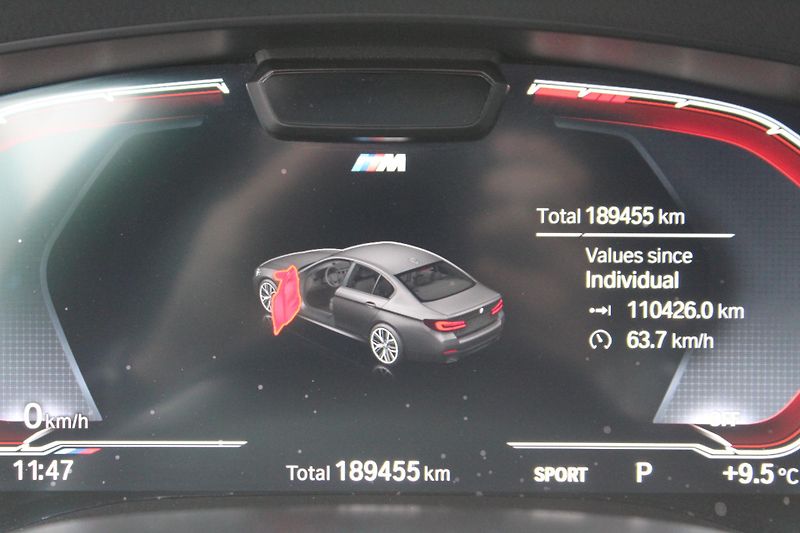 BMW Řada 5 540i xDrive - fotka 27 z 28