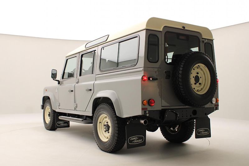 Land Rover Defender (2024) WORKS V8 ISLAY ED. REZERVACE - fotka 10 z 40