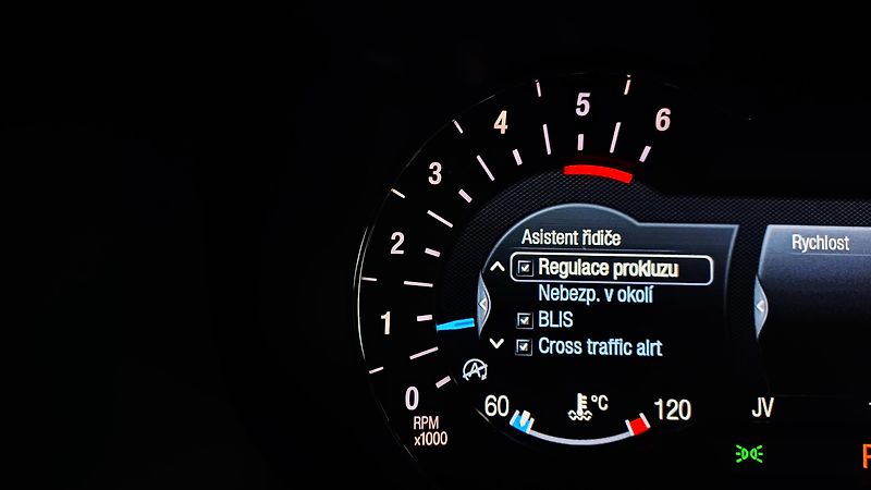 Ford Galaxy 2.0 140kW EcoBlue AWD TITANIUM - fotka 31 z 50