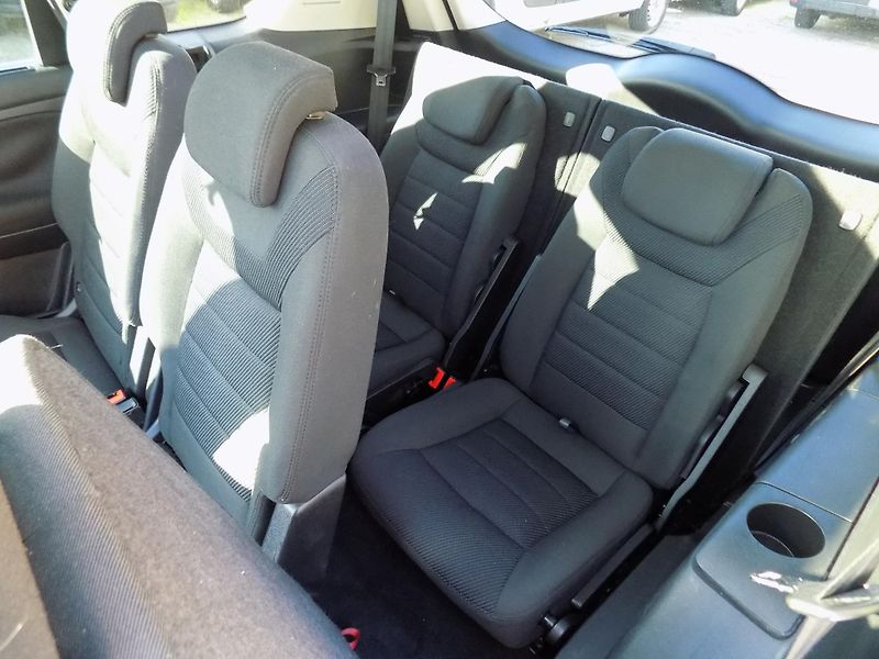 Ford S-MAX 2,0  TDCI 103KW TITAN FACELIFT - fotka 22 z 47
