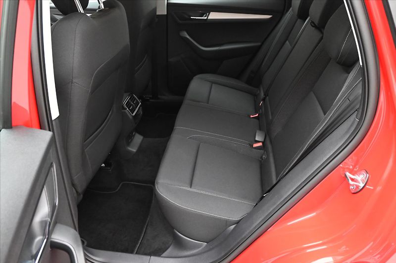 Škoda Karoq 2,0 TDI 110kW 4x4 DSG Ambition - fotka 14 z 30