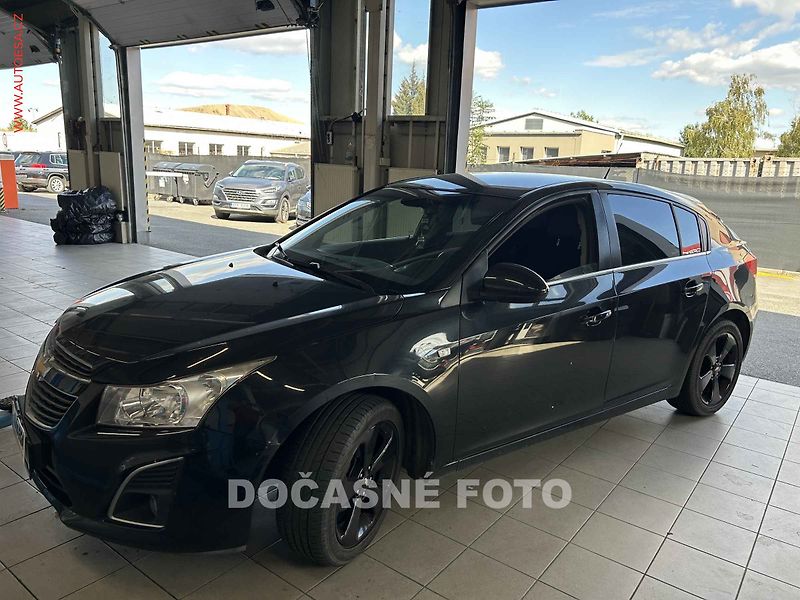 Chevrolet Cruze (2013) 1.8i, 2.maj,ČR, AC, temp - fotka 1 z 3